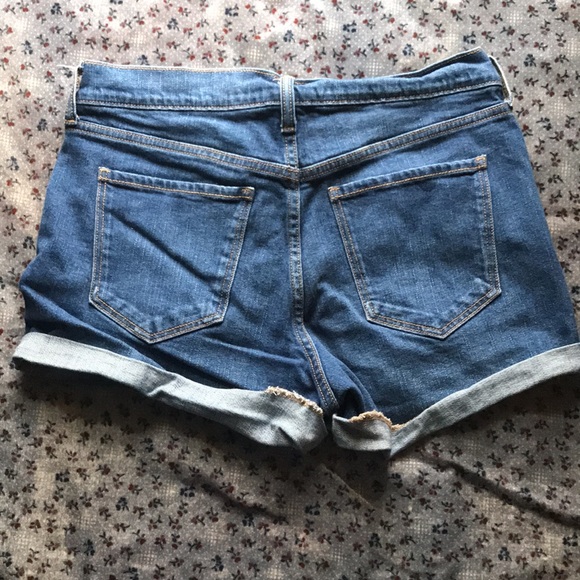 Old Navy Boyfriend Jean Shorts Size 6 Midis - Picture 2 of 5